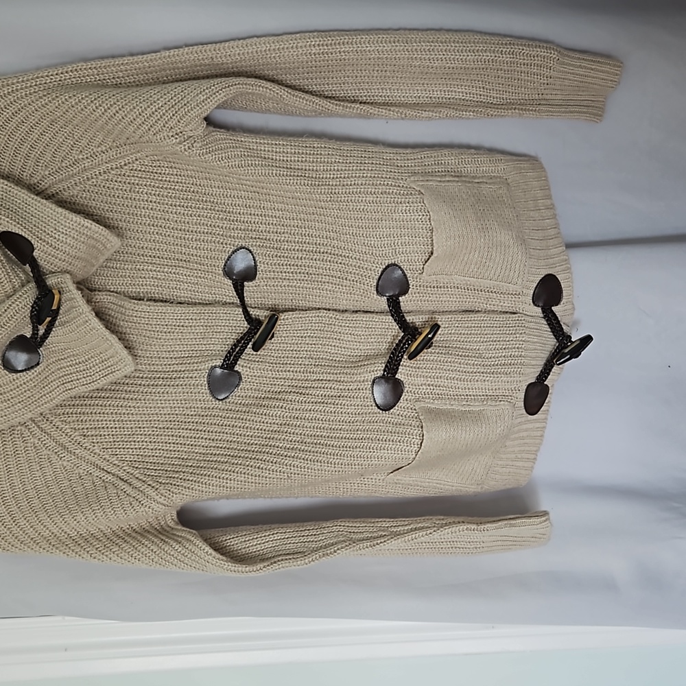 ■2 For $5 Suzy sheir Cardigan with toggle closure Beige knit size Medium - Picture 4 of 9